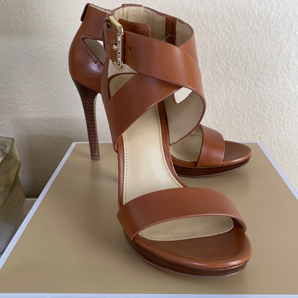 Michael Kors, Josephine open toe Sandals, sz 7 , Tan